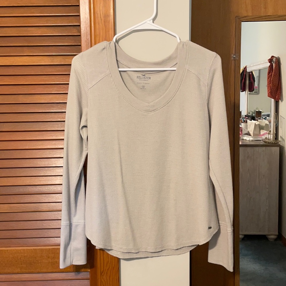 hollister grey-beige long sleeve
